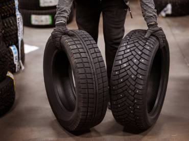 Run-Flat vs Regular Tyres: Pros and Cons for Bahrain Drivers 
